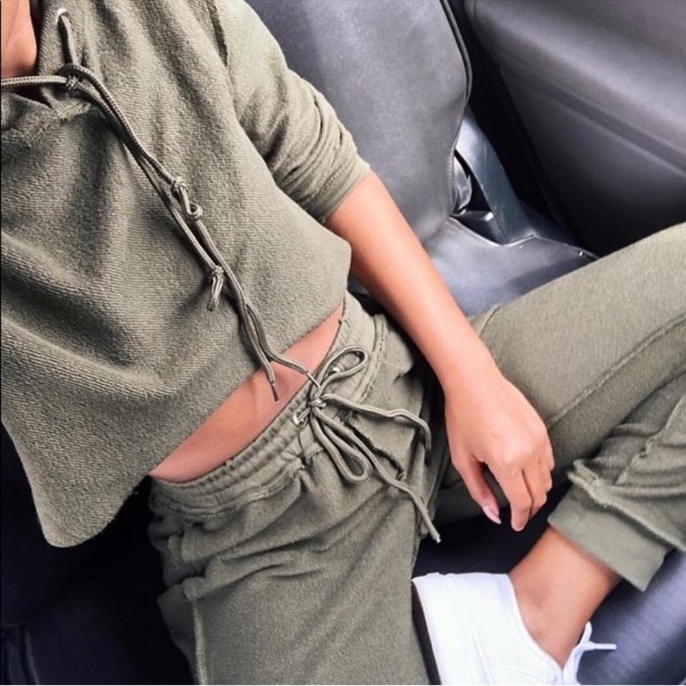 Danielle Guizio Olive Green Women's sweatpants and cropped hoodie